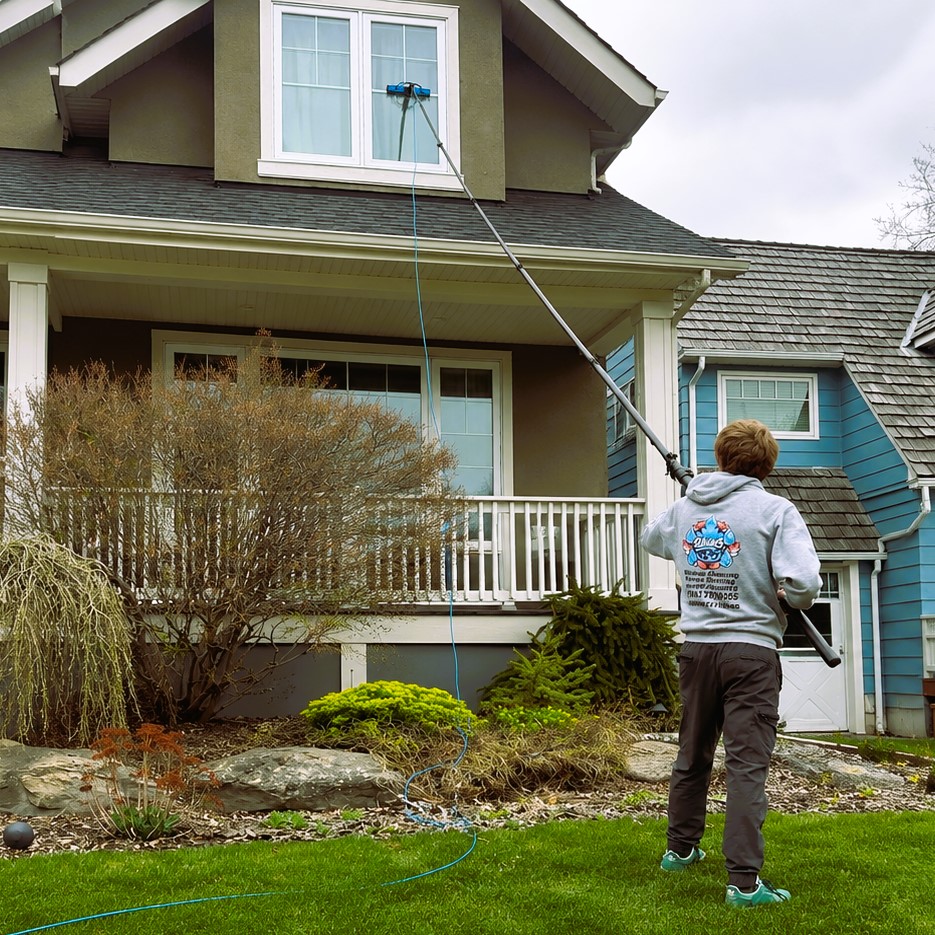 Gutter and eavestrough debris removal in Calgary by White5