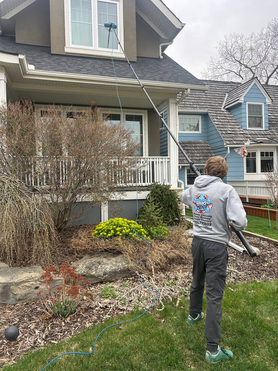 Finished window cleaning result in Calgary by White5