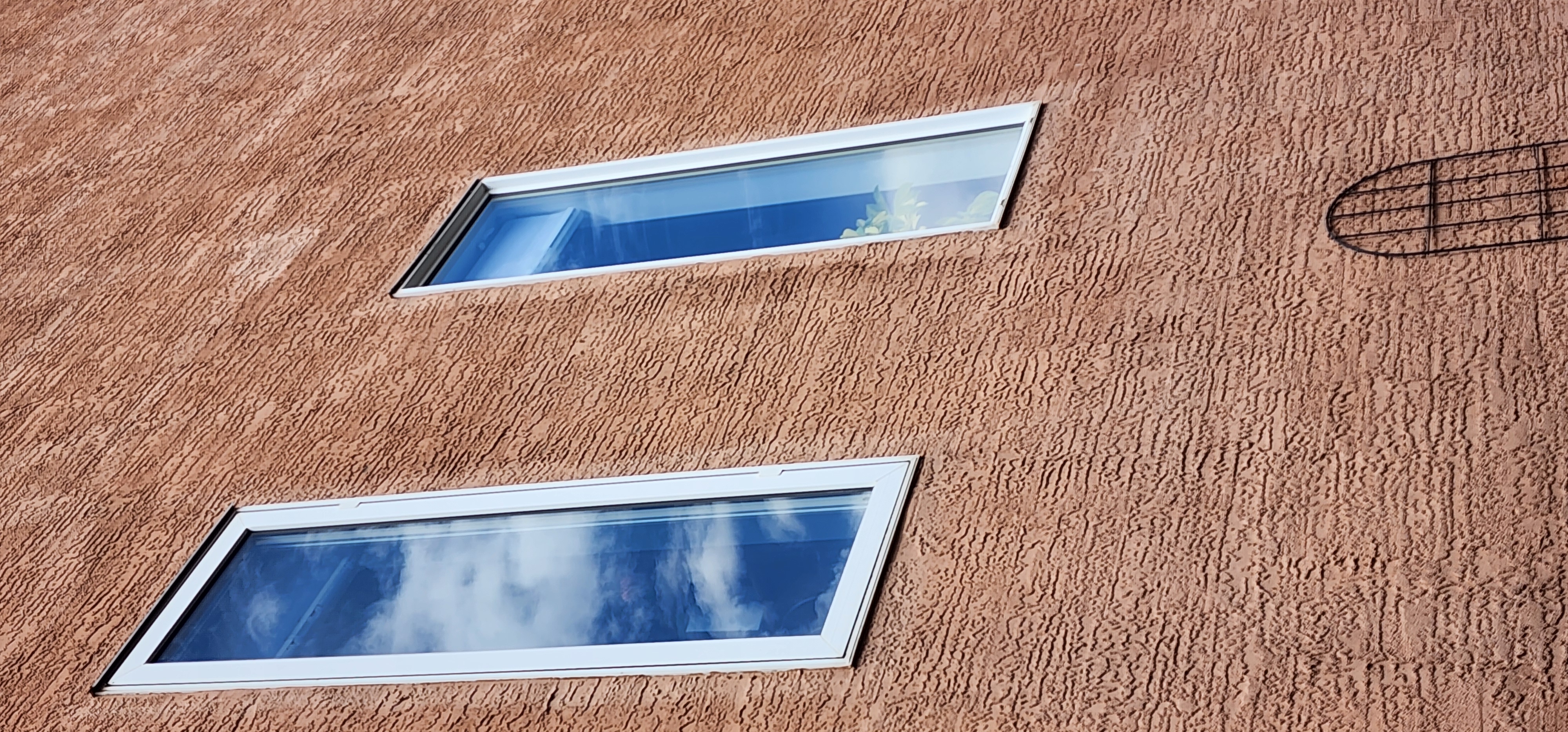 Residential window cleaning in Calgary by White5
